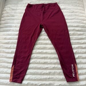 Peloton Move Mission Ribbed insert leggings in Maroon size XL